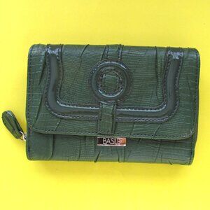 Green trifold wallet textured